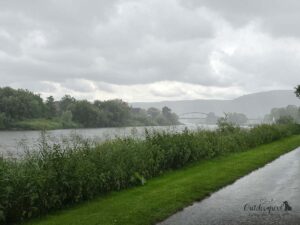 Starkregen über der Weser